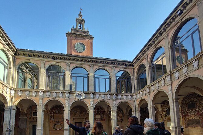 Best of Bologna in one day : Food, architecture, art and history - Pinacoteca Nazionale: Painting giants from Giotto to Raphael and beyond