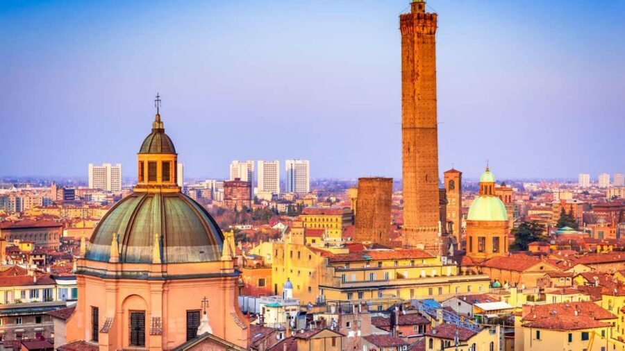 Best of Bologna: Private Walking Tour with a Local - Shopping in Bologna: How a Local Turns Browsing Into a Plan