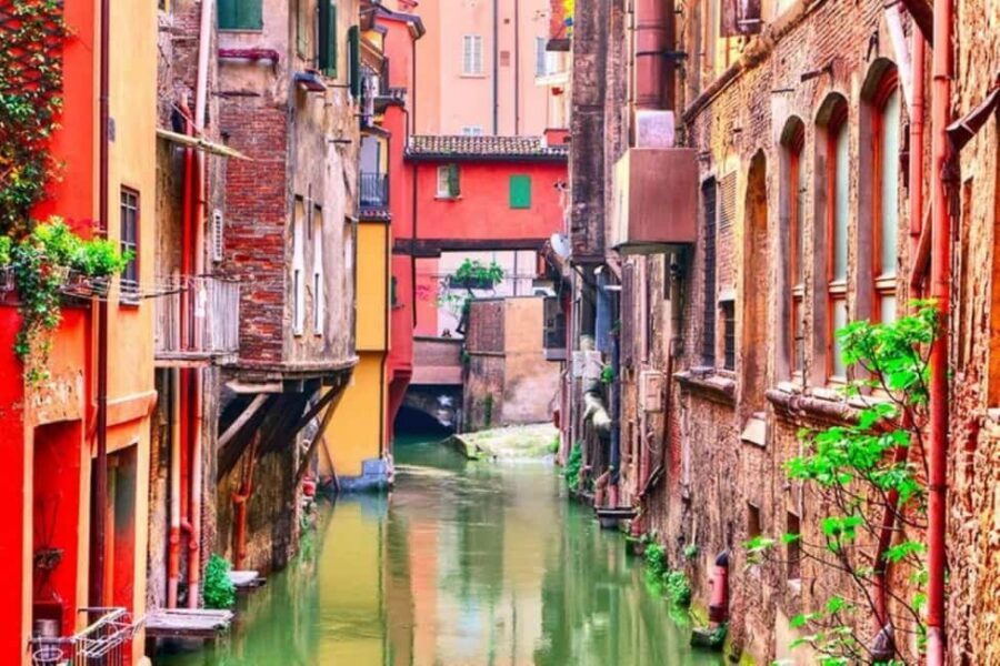 Bologna Bike Tour with Breakfast - Bologna delle acque: why pedaling makes sense here