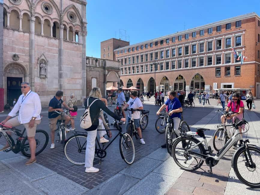 BOLOGNA BIKE TOUR - Porticoes you can feel: Casa Azzoguidi, Via Marsala, and Piazza della Pioggia