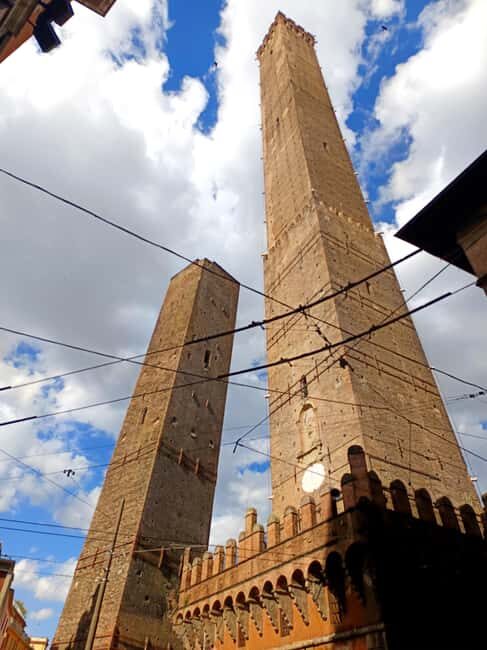 Bologna by night: Food, wine, spritz and fun - Piazza Verdi: the aperitivo warm-up that sets your ordering instincts