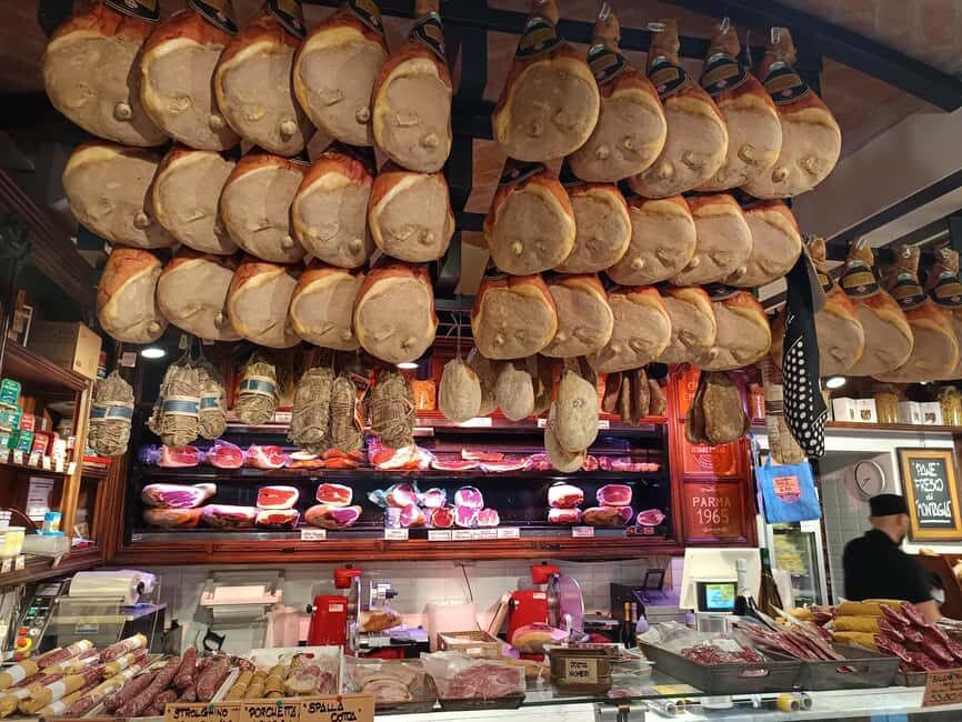 Bologna by night: Food, wine, spritz and fun - What you’ll taste: spritz, amari, and Bologna sweets like certosino