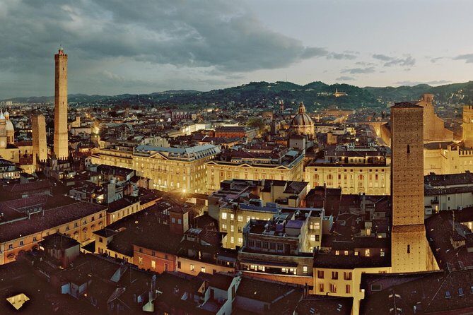 Bologna By Night Walking Tour - Timing and pacing: what a 2-hour loop really means