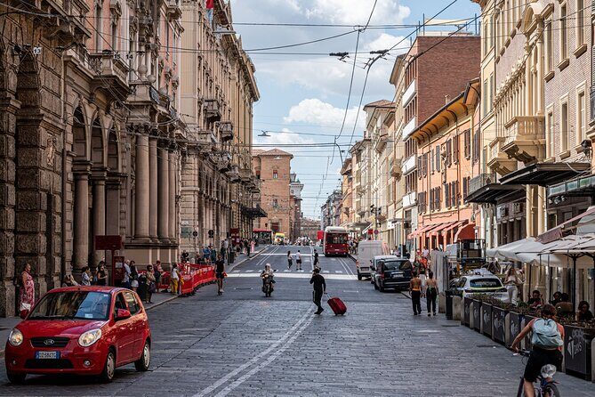 Bologna: City Walk with Audio Guide in 7 Languages on your Phone - The Two Towers: medieval power told through the skyline