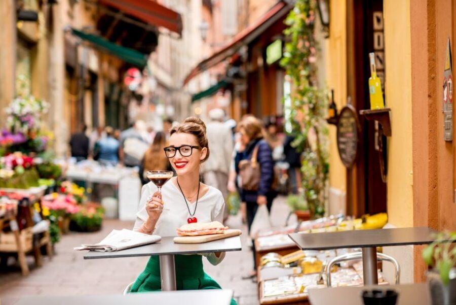 Bologna: Classic Private walking Tour - Spotting Rare Renaissance Architecture Along the Route