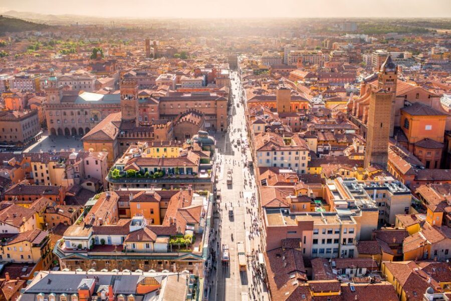 Bologna: Clock Tower Audio Guide and Food Tasting - The clock tower visit: a self-paced QR audio guide, step by step