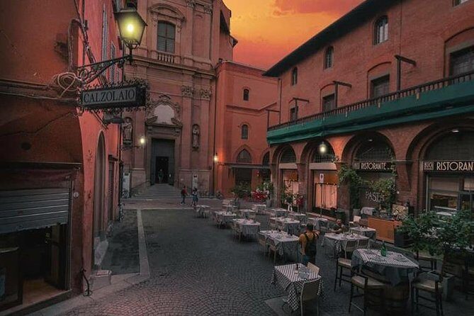 Bologna Food & Cultural Walking Tour - Torre Galluzzi: an older Bologna tower moment