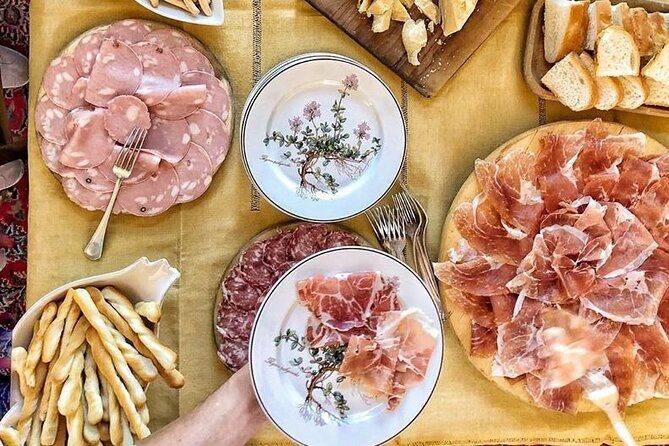 Bologna Food Tour small group - The guide experience: why English clarity matters on a market walk