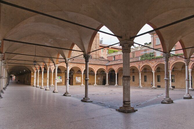 Bologna Fun Guided Private Siteseeing Tour for Kids and Families - Finestrella di Via Piella: The “Little Venice” Canal View Over the Navile