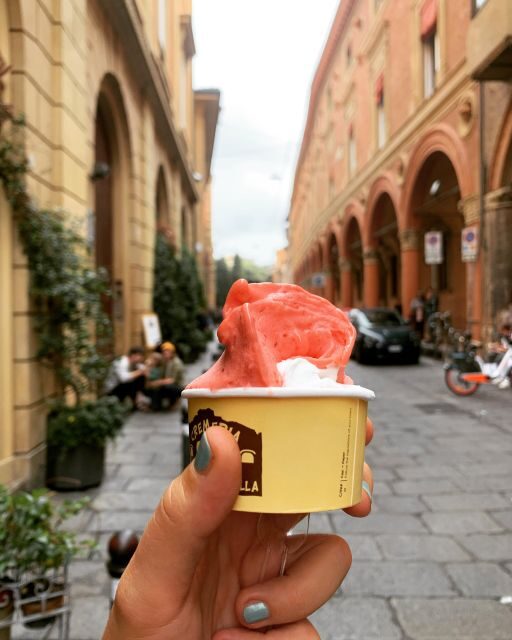 Bologna: Guided Food Markets Tour - Quadrilatero (about 40 minutes): the pasta-and-cheese core of Bologna