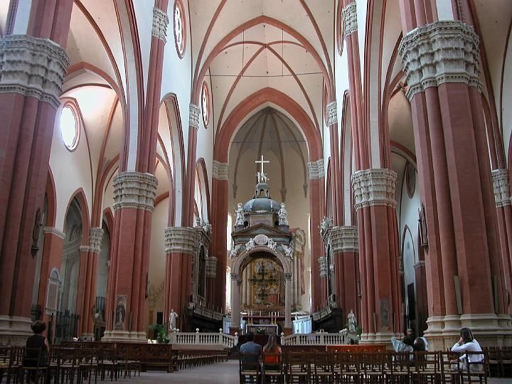 Bologna: Guided Walking Tour - Covered Passageways: Court Isolani to Piazza Santo Stefano