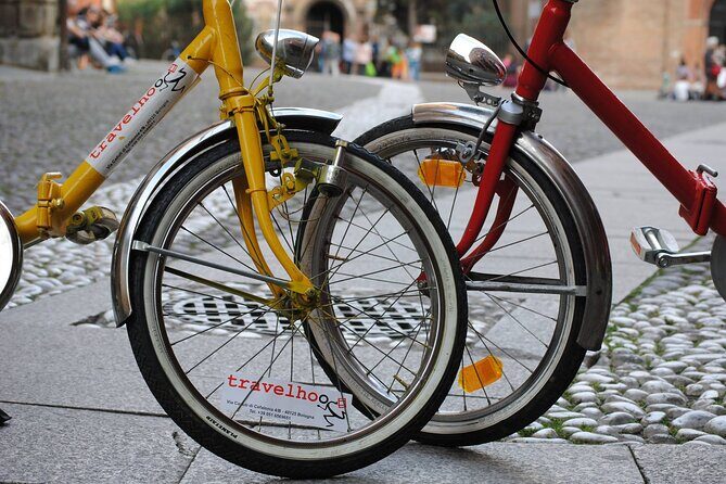 Bologna: Panoramic Bike Tour - Piazza Maggiore and the “wow” cluster you can’t skip