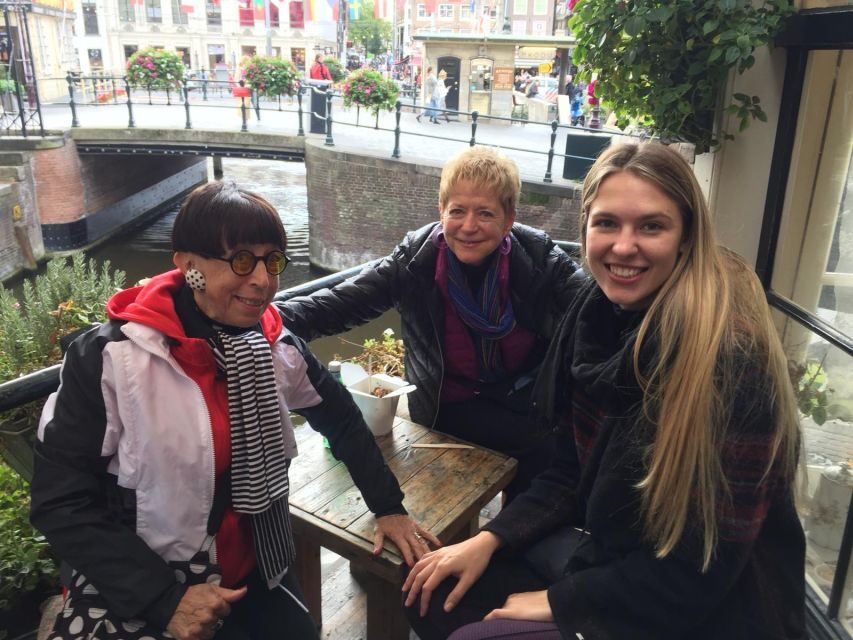 Bologna: Private and Personalised Walking Tour - Aperitivo in independent bars: turning a walk into real plans