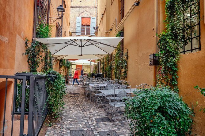 Bologna Private City Kickstart Tour - What the top guide praise tells you about the experience