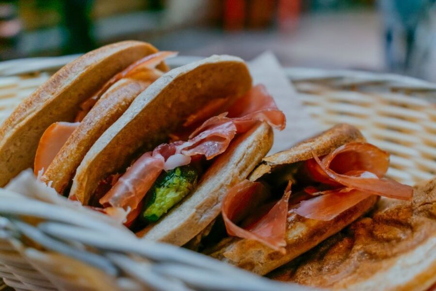 Bologna: Private Food Walking Tour with Tastings - What the “private group” changes for your day