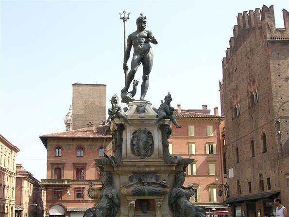 Bologna Private Highlights & Hidden Gems Tour with a Local - Key things I’d circle before you book