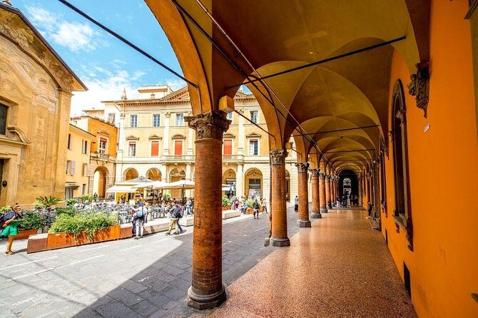 Bologna Private & Personalized Half-Day Tour with a Local Guide - Mercato Delle Erbe: food-shopping energy and easy question time