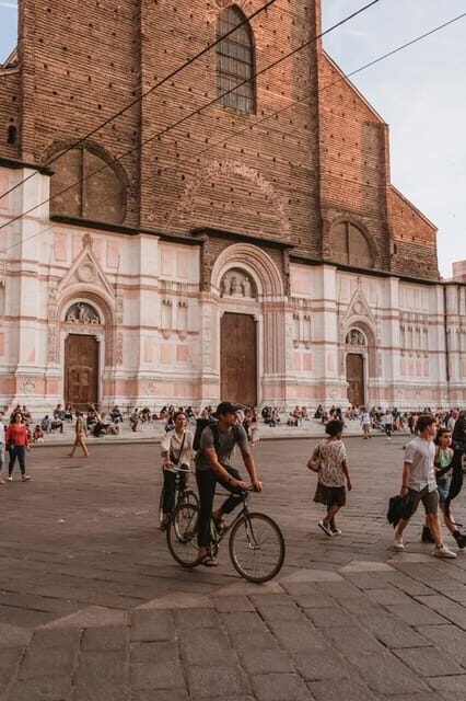 Bologna: Private Top Historical Sites Guided Walking Tour - Key things you’ll notice on this Bologna private tour