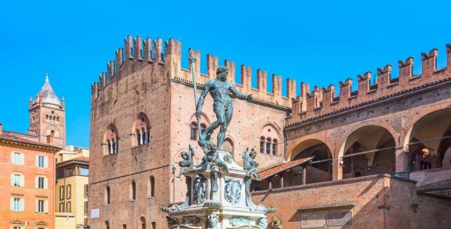Bologna: Private Top Historical Sites Guided Walking Tour - Meeting at Biblioteca Salaborsa and walking with a real plan