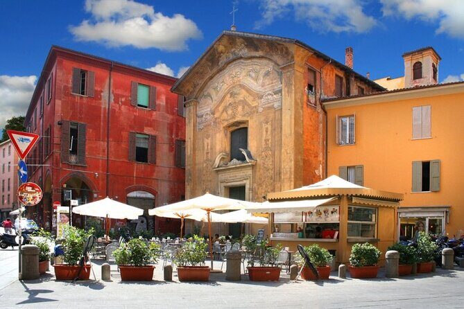 Bologna Private Walking Tour - San Petronio and the leaning towers: the skyline in walking distance