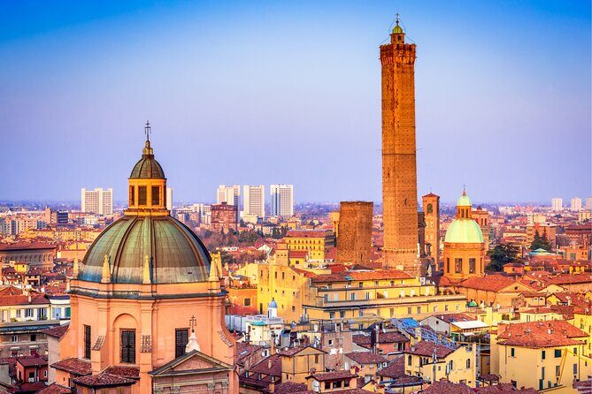Bologna Scavenger Hunt and Highlights Self Guided Audio Tour - World City Trail app setup: start at the Two Towers, then go your way