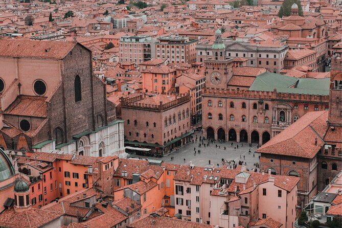 Bologna Scavenger Hunt and Highlights Self Guided Audio Tour - The route on the ground: what each Bologna stop adds