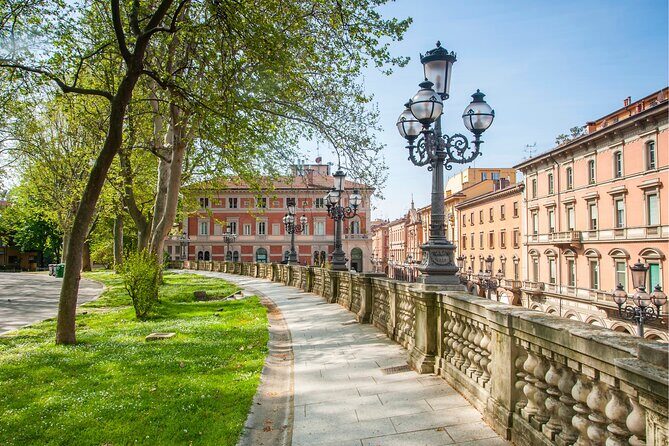Bologna Scavenger Hunt and Highlights Self Guided Audio Tour - How the hunt works: GPS navigation plus audio clues at each stop