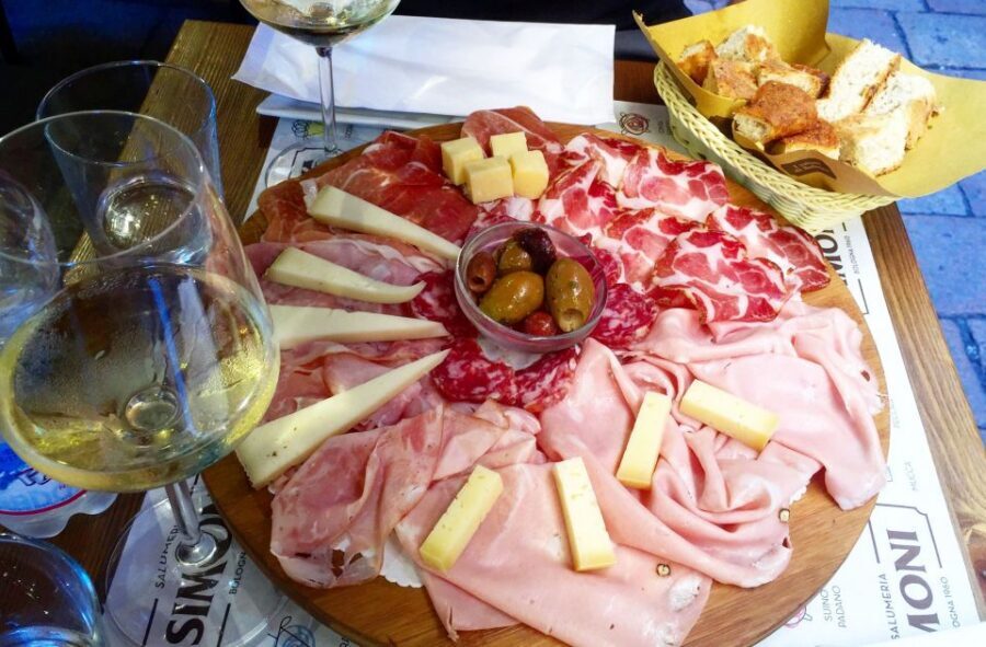 Bologna: Taste Local Specialties on a Guided Walking Tour - Why This Bologna Food Walk Works in 2 Hours