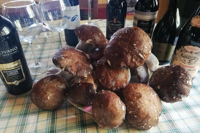 Bologna: the red medieval pearl and its delicious food (private tour) - Osteria del Sole: Wine, a 15th-Century Inn, and Market Smells