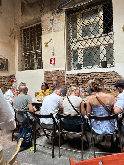Bologna: Walking Food Tour and Highlights with a Local Guide - Should You Book This Bologna Walking Food Tour?