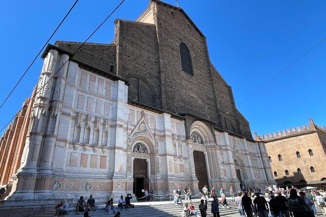 Bologna: Walking Food Tour and Highlights with a Local Guide - Two Towers and the Story Behind Bolognese Ragù