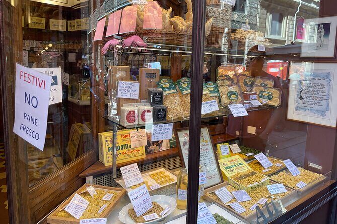 Bologna: Walking Food Tour and Highlights with a Local Guide - Who This Bologna Food Tour Suits Best (and Who Might Skip)