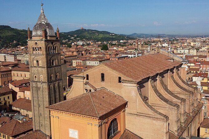 Bologna Walking Tour: Explore Top Sights & Hidden Gems - Neptune’s Fountain: Giambologna’s Renaissance Centerpiece