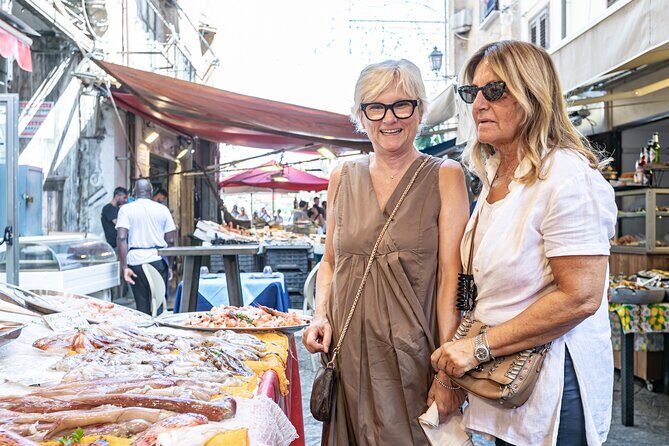 Bologna Walking Tour & Traditional Cooking Class with Wine - Piazza Re Enzo to the markets: how the tour starts