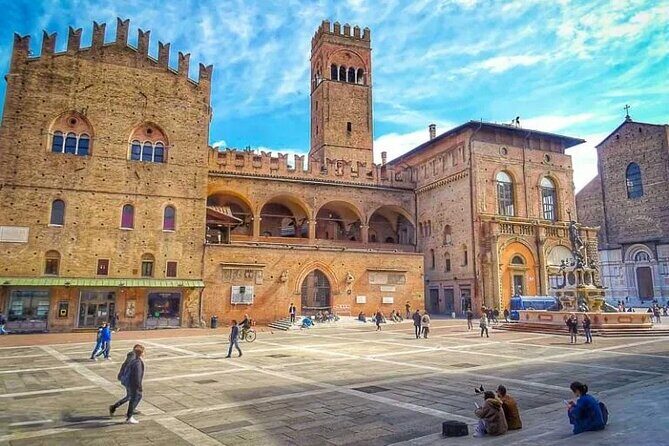 Bologna Walking Tour with Audio and Written Guide - Stop 2: Piazza del Nettuno and the city’s myth-and-gossip energy