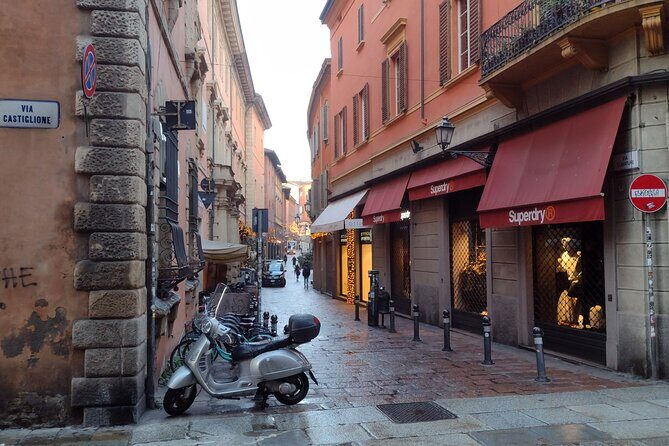 Bologna's Ancient and Recent History: A Self-Guided Audio Tour - Santo Stefano’s Seven Churches: a pause for atmosphere