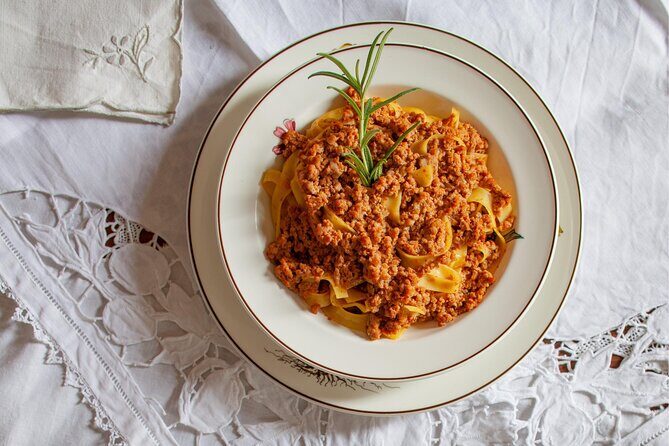 Bolognese Cooking Class with Margherita in the Historic Center - The 3-hour experience: a smart structure for learning pasta fast
