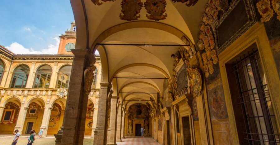 Cathedral of San Petronio and Archiginnasio Private Tour - San Petronio’s Basilica: why this Bologna landmark grabs your attention