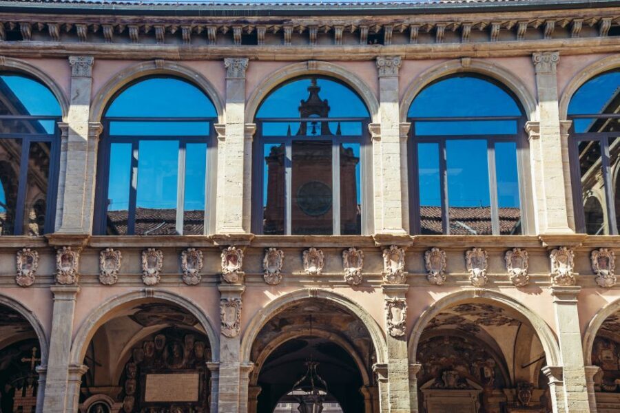 Cathedral of San Petronio and Archiginnasio Private Tour - The 2-hour route: pacing, walking, and what you’ll actually see