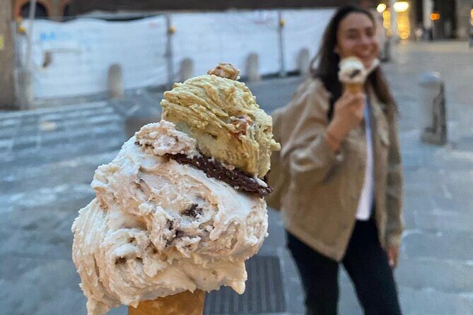 Gelato Crawl Tour Bologna: See Italy's Food Capital in a New Way - Bologna’s Gelato Styles: Bolognese-Style vs Gourmet