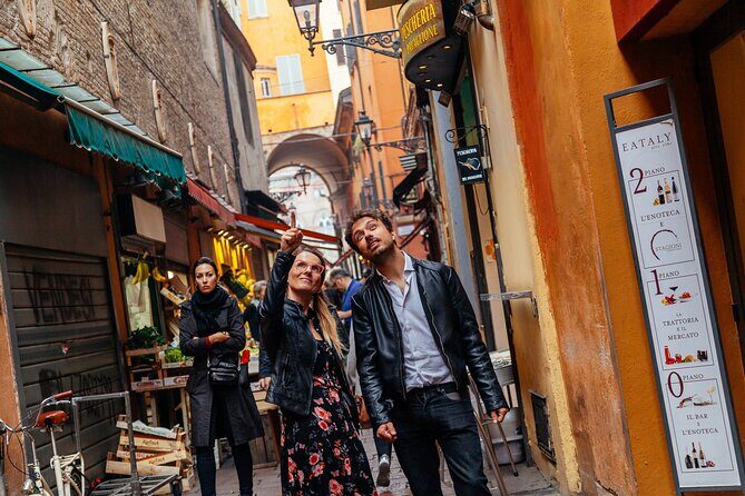 Highlights & Hidden Gems With Locals: Best of Bologna Private Tour - Le Due Torri (Torre degli Asinell): Views With Extra Admission