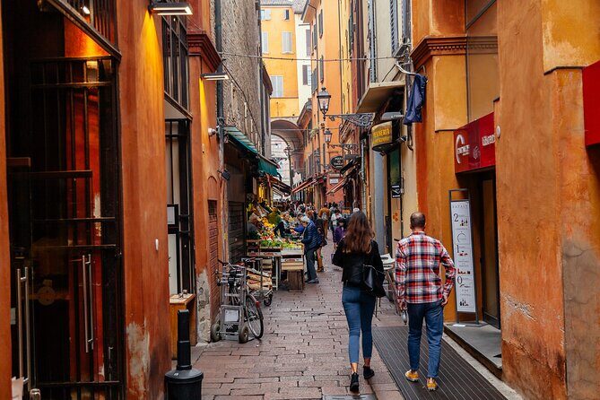 Highlights & Hidden Gems With Locals: Best of Bologna Private Tour - Piazza Maggiore: Bologna’s Main Square and Its Social Pulse