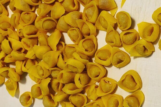 Learn & Eat: fresh pasta masterclass and meal in a local's home - The Flow of the 3 Hours: From Welcome to Dinner Table