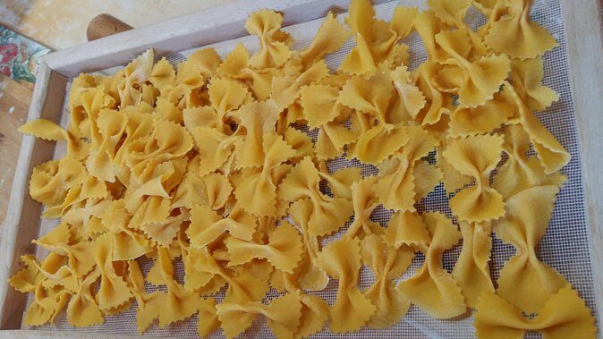 Lezione con Chef di Cucina Tradizionale Bolognese - How the day starts: Via Santo Stefano, then straight to the hills
