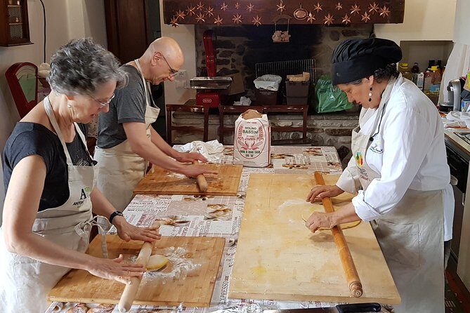 Lezione con Chef di Cucina Tradizionale Bolognese - What you’ll learn: tagliatelle, tortellini, tortelloni