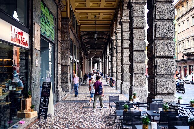 Private Bologna Food & Market Tour with 6 Tastings & Wine - Quadrilatero: where Bologna’s food culture turns into real street-level shopping