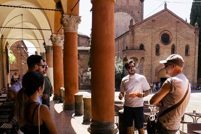 Private Bologna Gastronomic Tour with Local Guide - Start at Neptune Fountain: a smooth way to orient in Bologna