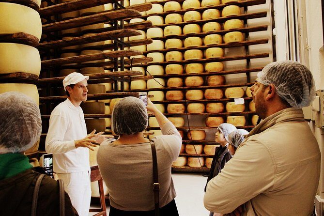 Private Day Tour & Lunch: Parmesan, Wine, and Vinegar Tasting - Stop 3 at La Bottega Fiorini 1919: Traditional Balsamic and the Vintage Taste Test