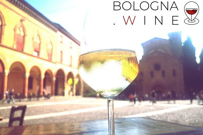 The downtown wine experience - Starting at Piazza del Nettuno and getting your bearings fast
