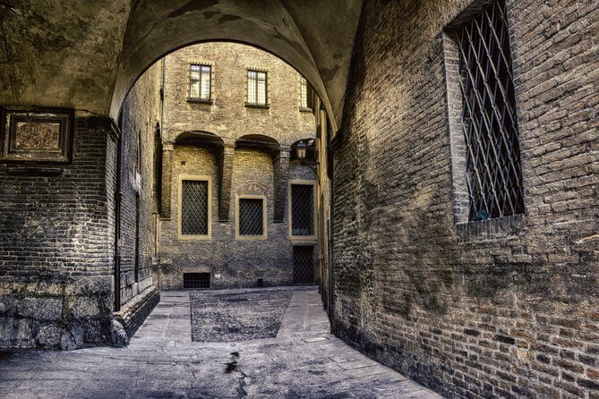 Walking tour unveiling Bologna - Bologna’s Towers and Arcades Make More Sense With a Human Guide